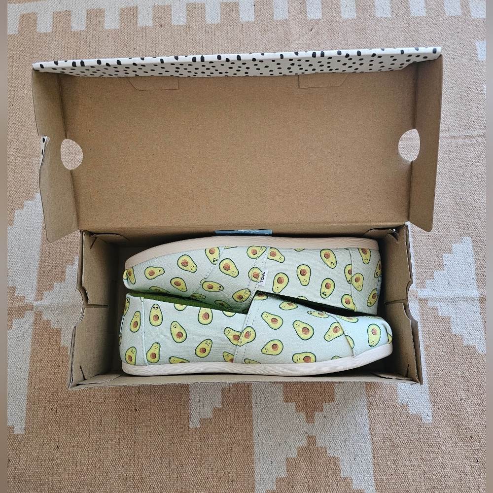 💚TOMS cute Avocado Print Alpargata Shoes NWT